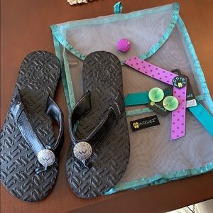 Maggiez black flip flops. Size 8